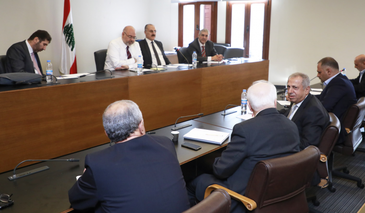 لجنة الصحة النيابية ناقشت الخطة الصحية
وشددت على دعم المستشفيات الحكومية