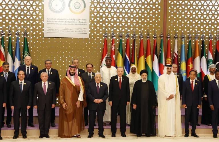 قمّة إسلاميّة ـ عربيّة
تحت تفاهمات كوينسي