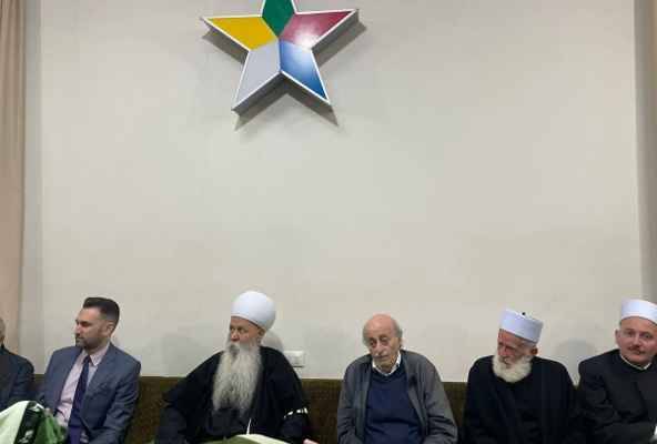 جنبلاط: نتمنّى ألاّ نستدرج الى الحرب
ولا أفهم الخلافات على تعيين قائد للجيش