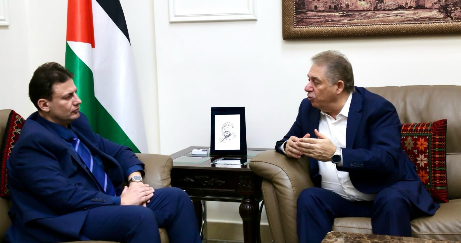 تطوّرات حرب غزة
في لقاء بين دبور ودغمان