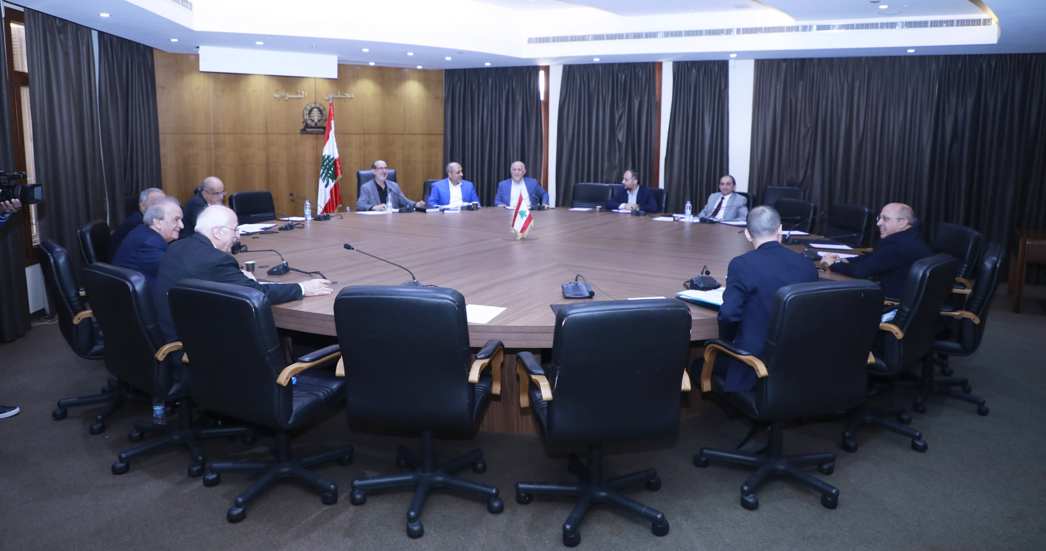 لجنة الاعلام والاتصالات تابعت تلزيم البريد
الموسوي :نتحفظ على موضوع "ستارلينغ"
لضرورات امنية والبديل "اوجيرو"