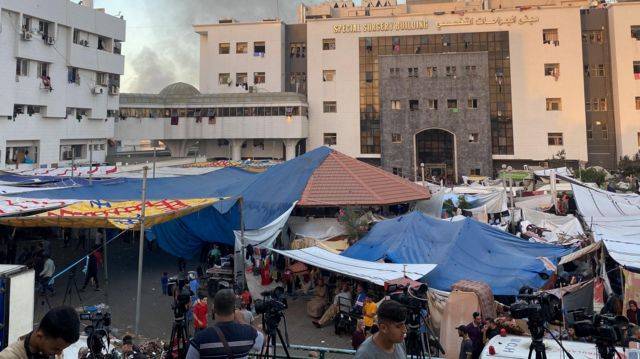 مسؤول في مستشفى الشفاء: جيش الإحتلال سرق عددا من الجثث من داخل المجمع الطبي