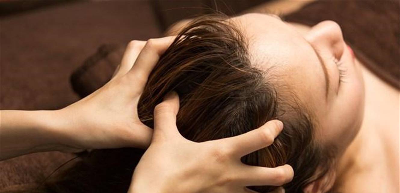فن التدليك: فوائد تدليك الرأس قبل النوم على الصحة وجمال الشعر