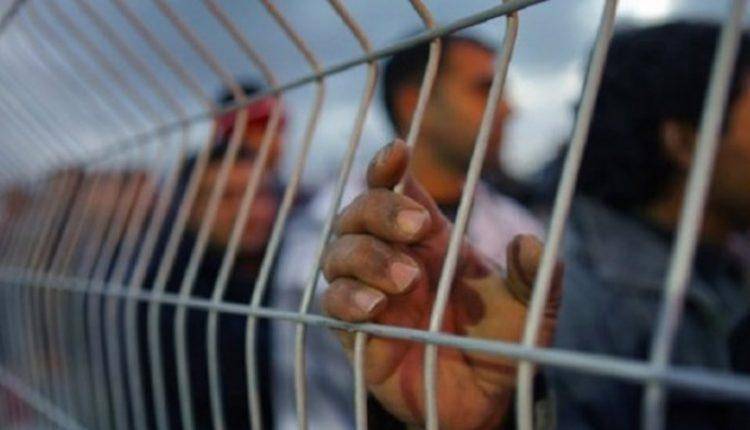 الإحتلال ينشر قائمة بأسماء 300 فلسطيني يتمّ العمل على إطلاق سراحهم