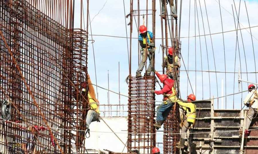 مشروع الموازنة "بضرائبه" يحدث صدمة في قطاع المقاولات
الحلو :لا يجوز فرض الضرائب في وقت نعجز فيه عن الانتاج
ونحذر من عصيان مدني لن يقصر احد في الالتزام به