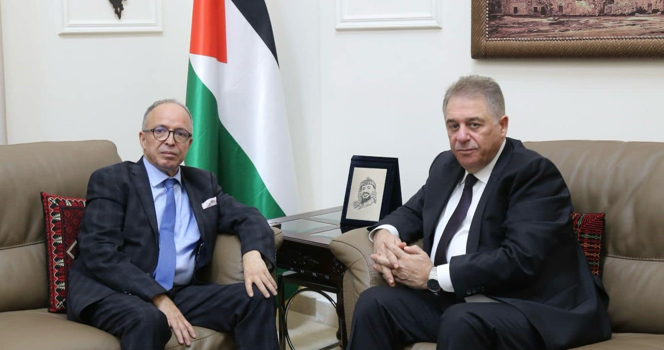 دبور بحث مع سفيري مصر والجزائر
تطوّرات فلسطين والعدوان على غزة
