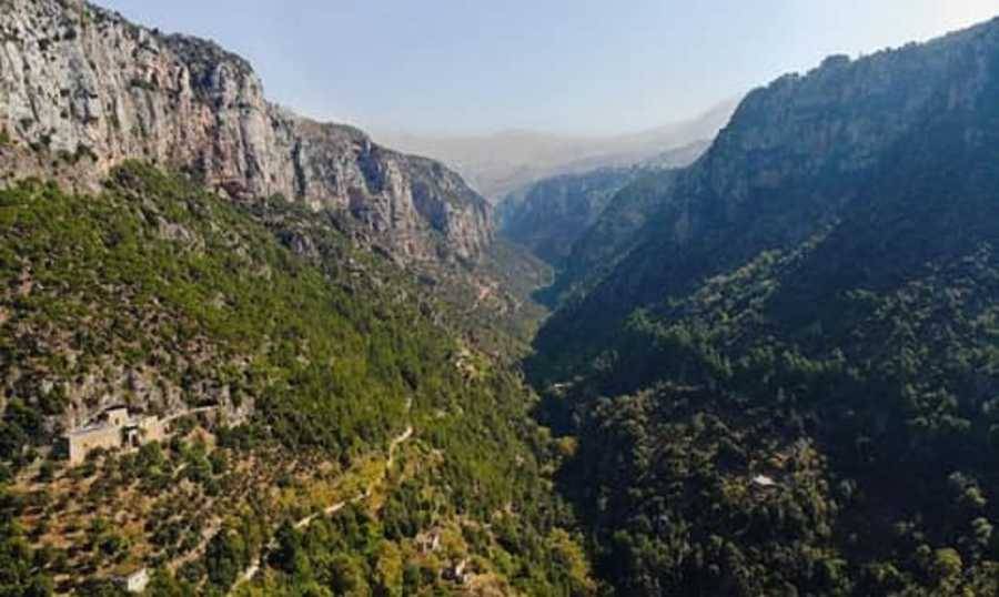 بعد شكاوى حول مخالفات في وادي دير قزحيا… وزارة الزراعة تتحرّك!