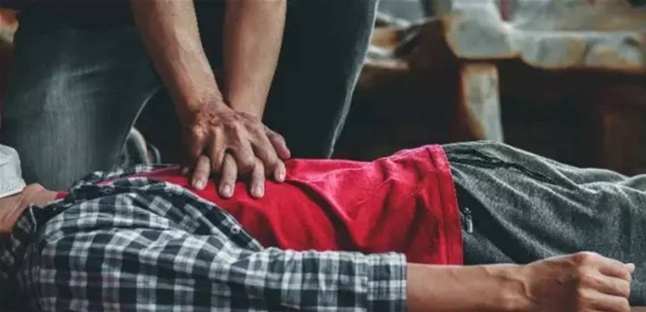 وفاة الفنان الشهير أثناء تصوير مسلسله بعد تعرّضه لأزمة صحية مفاجئة!