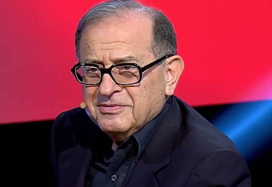 كريم بقرادوني لـ "الديار": يجب إبعاد السياسيين عن الجيش
والإستفراد بالقرار هو المشكلة والوفاق هو الحلّ