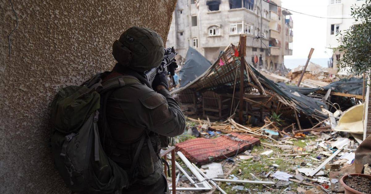 أطباء وجرحى في مستشفى الشفاء يكشفون ما فعله جيش الإحتلال خلال محاصرته المستشفى