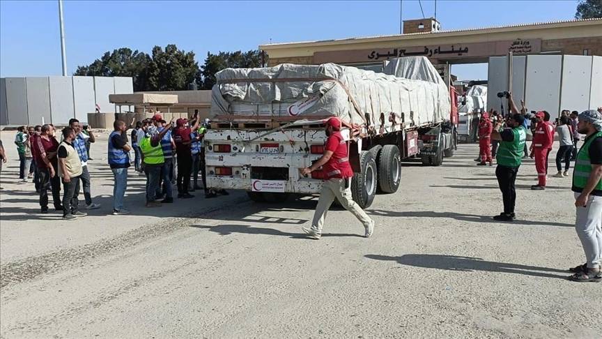 الهلال الأحمر الفلسطيني: أرسلنا 50 شاحنة مساعدات إلى غزة والشمال