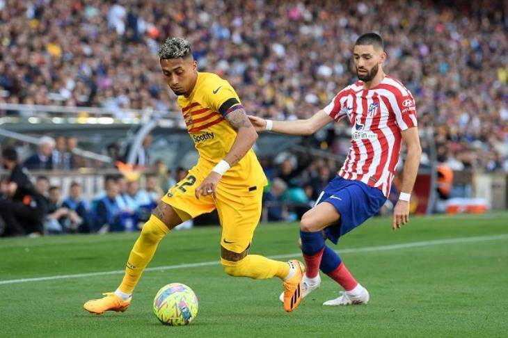 صدام قوي بين برشلونة واتلتيكو مدريد غداً