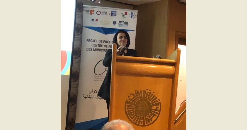 جلسة حوار حول اللامركزية الادارية في غرفة طرابلس