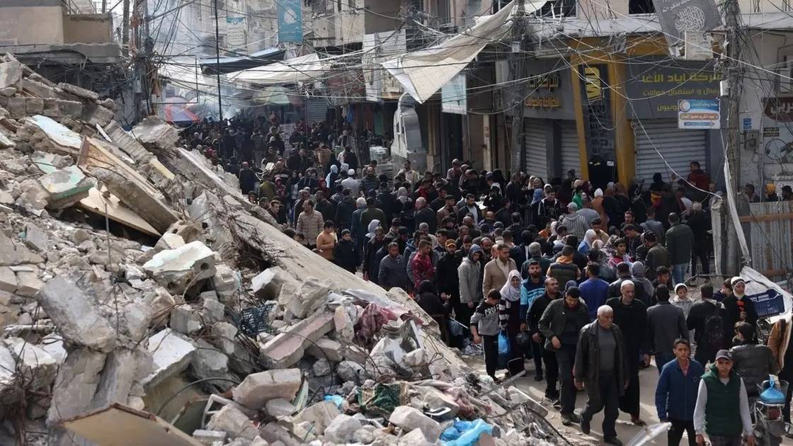 "تحوّل القطاع إلى ركام غير صالح للحياة"... الخارجية الفلسطينية: هدف "إسرائيل" هو "حشر" نازحي غزة باتجاه معبر رفح