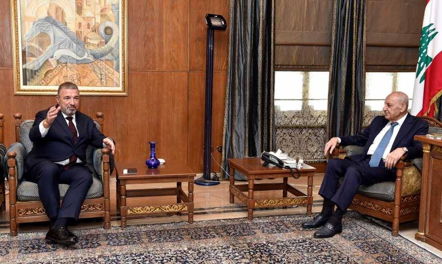 تسلّم رسالة تهنئة بالاستقلال من نظيره الأرميني
بري بحث مع كاريه التعاون
بين لبنان والبنك الدولي