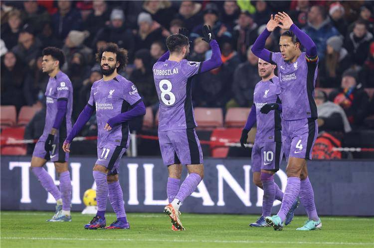 ليفربول يواصل مطاردة أرسنال في الدوري