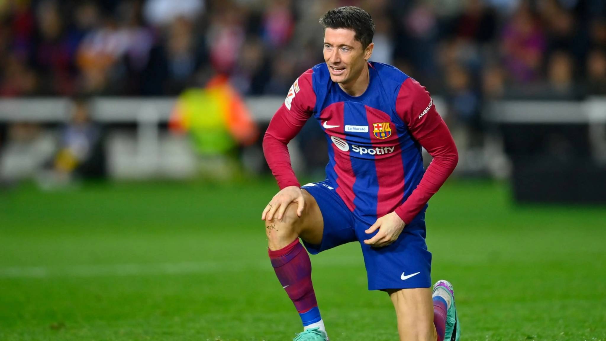 باستبعاد مفاجىء... برشلونة يصعق ليفاندوفسكي برقم سلبي تاريخي