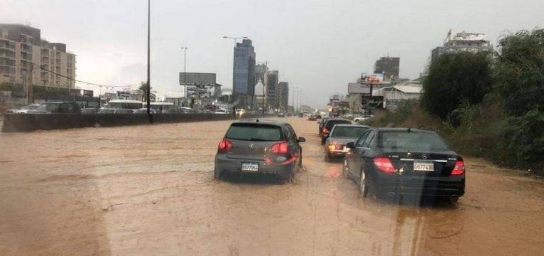 سيول الأمطار تغرق لبنان... والنفايات تزيد الطين بلّة!