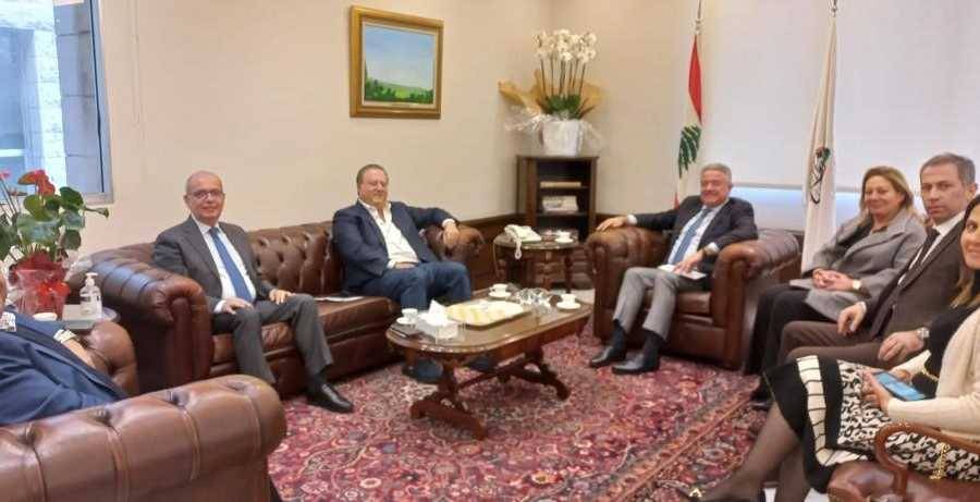 شقير يتفق والمصري على تفعيل

التعاون والضغط لإعادة الودائع