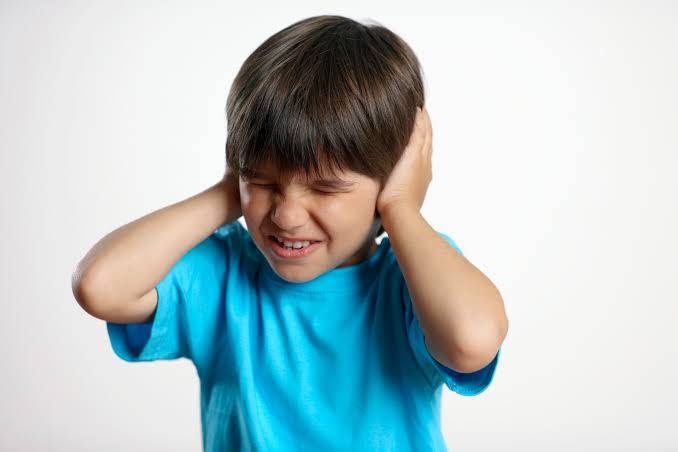 كيف تؤثر الضوضاء في صحّة الأطفال العقليّة والجسديّة؟