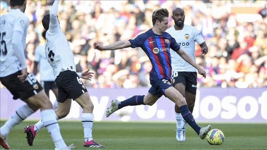 ريال مدريد يستضيف فياريال وبرشلونة ضيفاً على فالنسيا