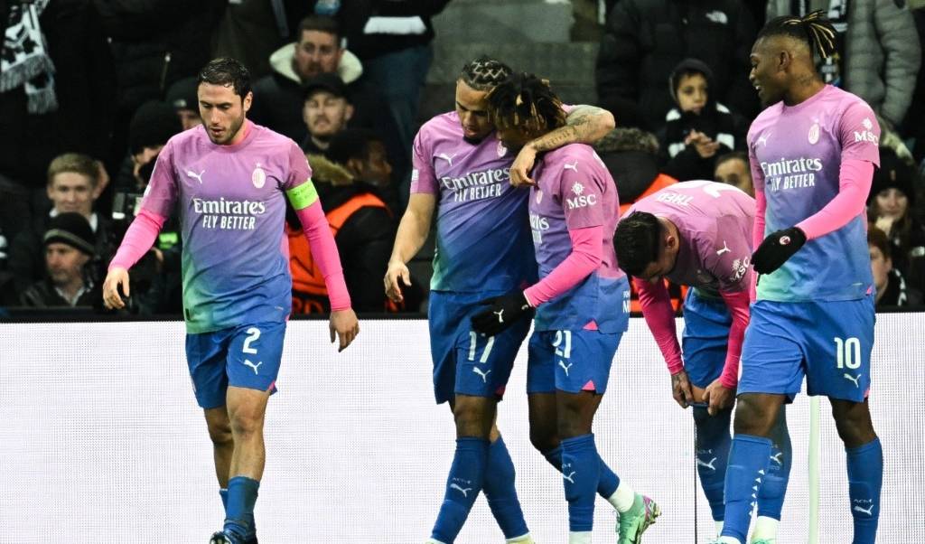 ميلان يتأهل للدوري الاوروبي من مجموعة الموت