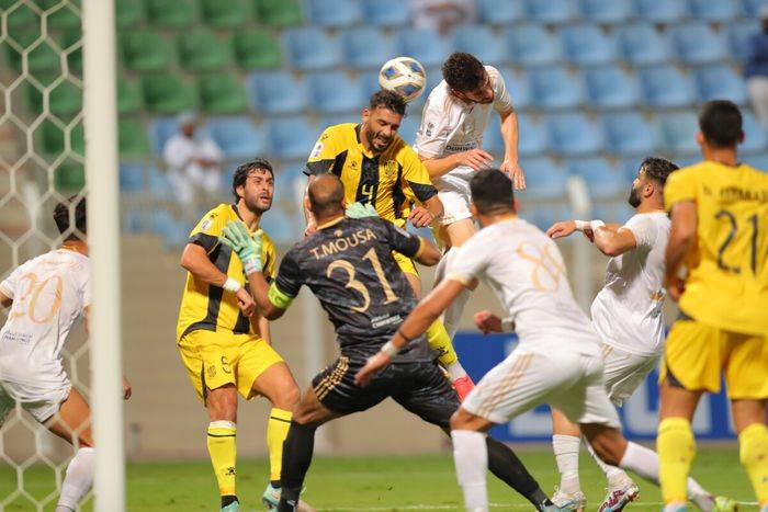 العهد الى نصف نهائي غرب آسيا وخسارة جديدة للنجمة