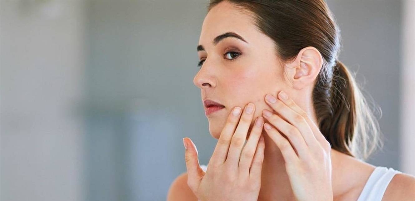 5 أطعمة تضر بصحة البشرة.. تعرفوا إليها