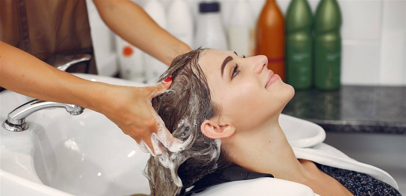 غسل الشعر في صالون التجميل يسبب سكتة دماغية؟