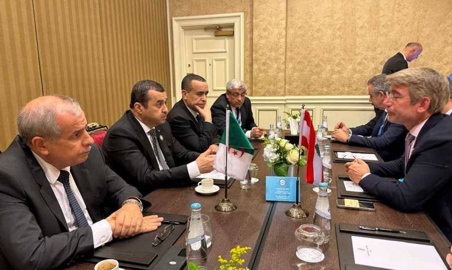 فياض يتبلّغ جهوزيّة العراق لتوقيع عقد توريد النفط الخام للبنان بداية 2024