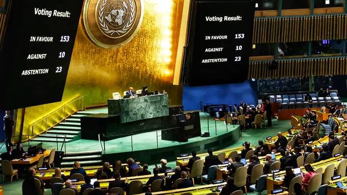 نقضاً لـ"فيتو" أميركا... الجمعية العامة للأمم المتحدة تصوت لتوقف فوري لإطلاق النار في غزة