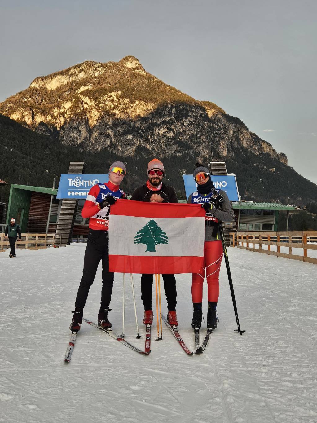 منتخب لبنان للناشئين
في تزلج العمق الى إيطاليا
