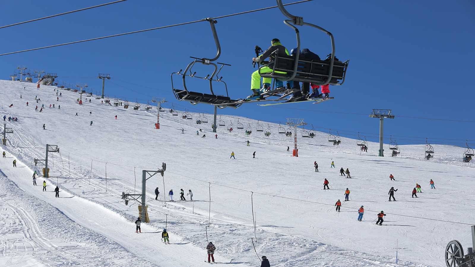 دورة تدريبية للمدربين في التزلج
تحت اشراف السويسري زنهاوسرن