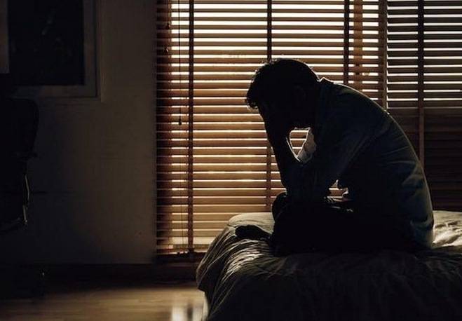 أن تفقد عزيزاً...هل يستسلم المرء للحزن والإكتئاب والضغوط النفسيّة والإضطرابات؟