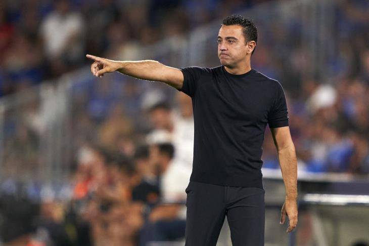 تشافي ينفجر بعد انهيار برشلونة: نحن من أسوأ فرق أوروبا