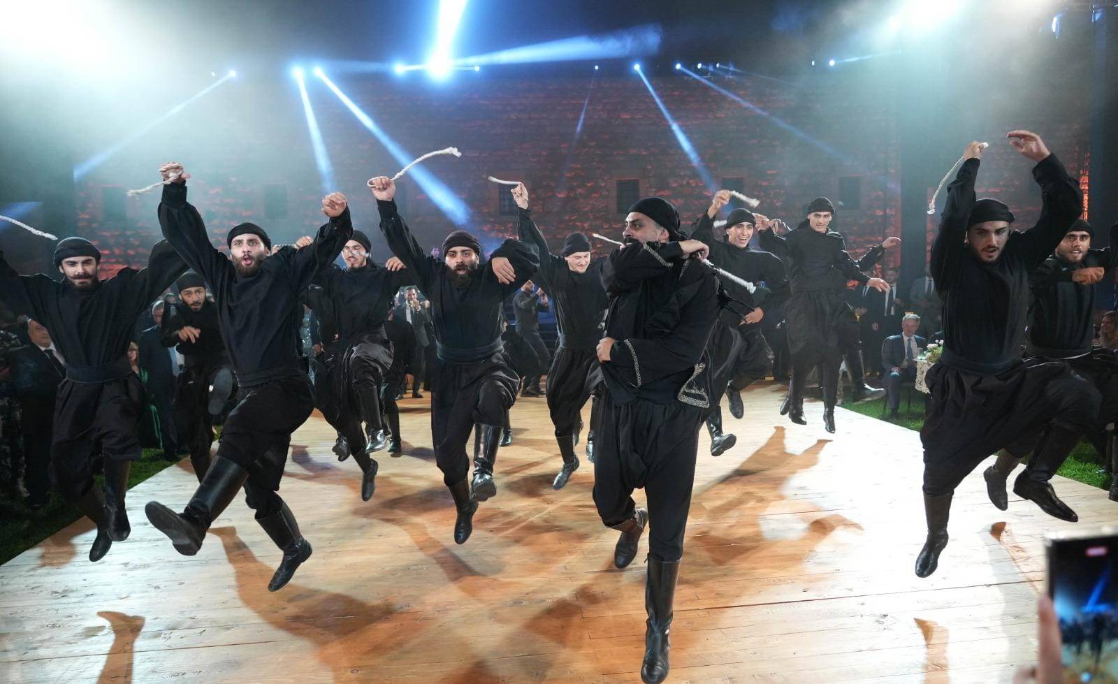 بعد نجاحات عدة.."زفة جبل لبنان"..الرقم الصعب في لبنان والعالم العربي