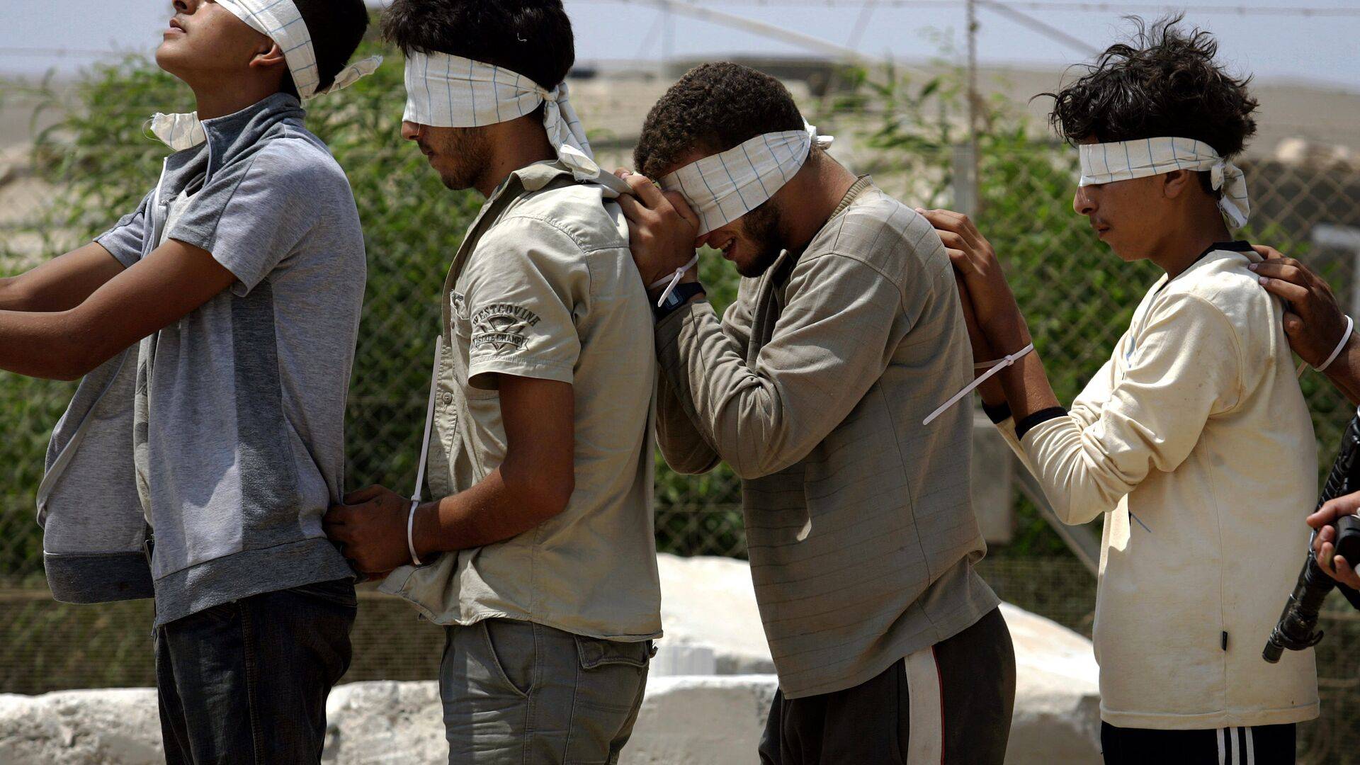 أكثر من 8000 فلسطيني محتجز في السجون "الاسرائيلية" منذ بداية الحرب