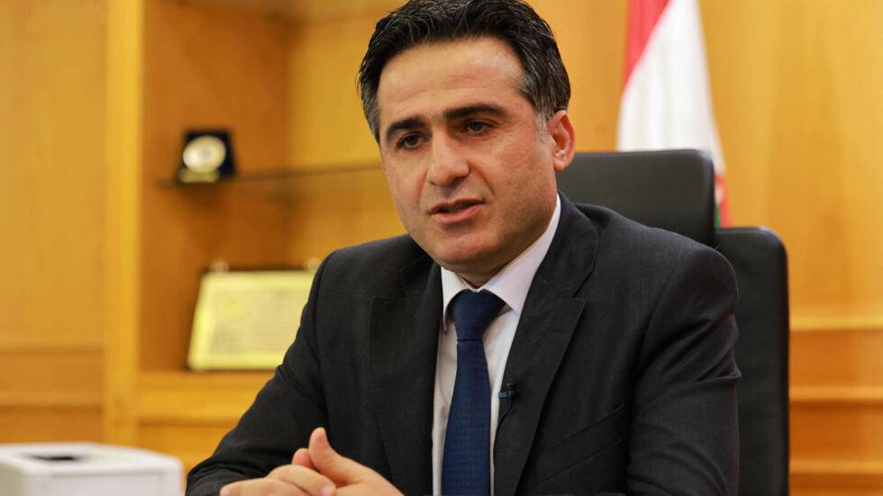 انقطاع للكهرباء عن المطار ... وهكذا علَق حمية