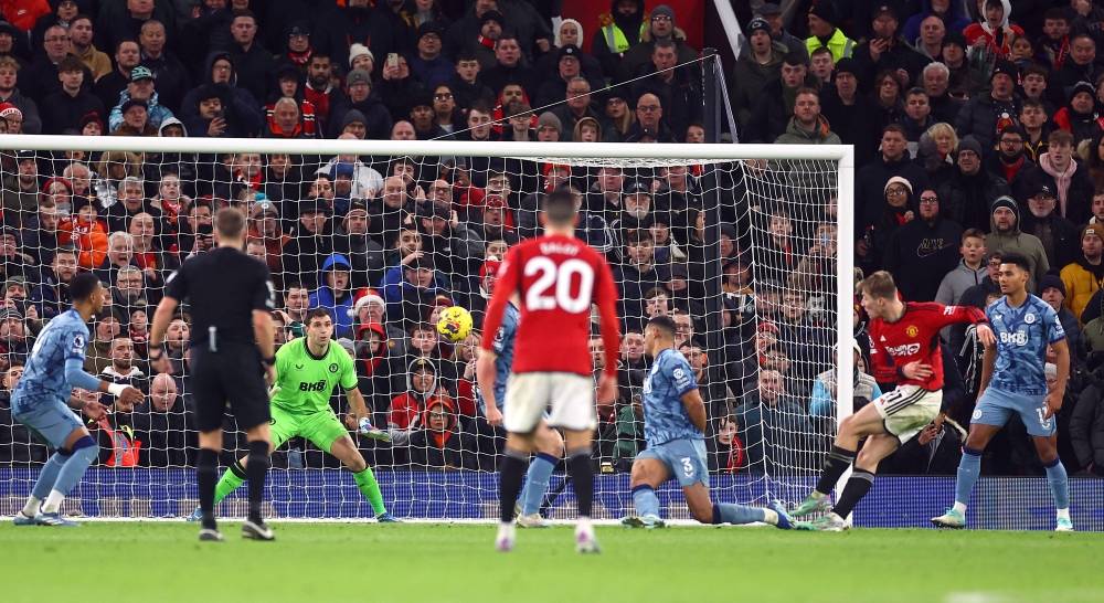 مانشستر يونايتد "بطل الريمونتادا" التاريخي في الدوري الإنكليزي