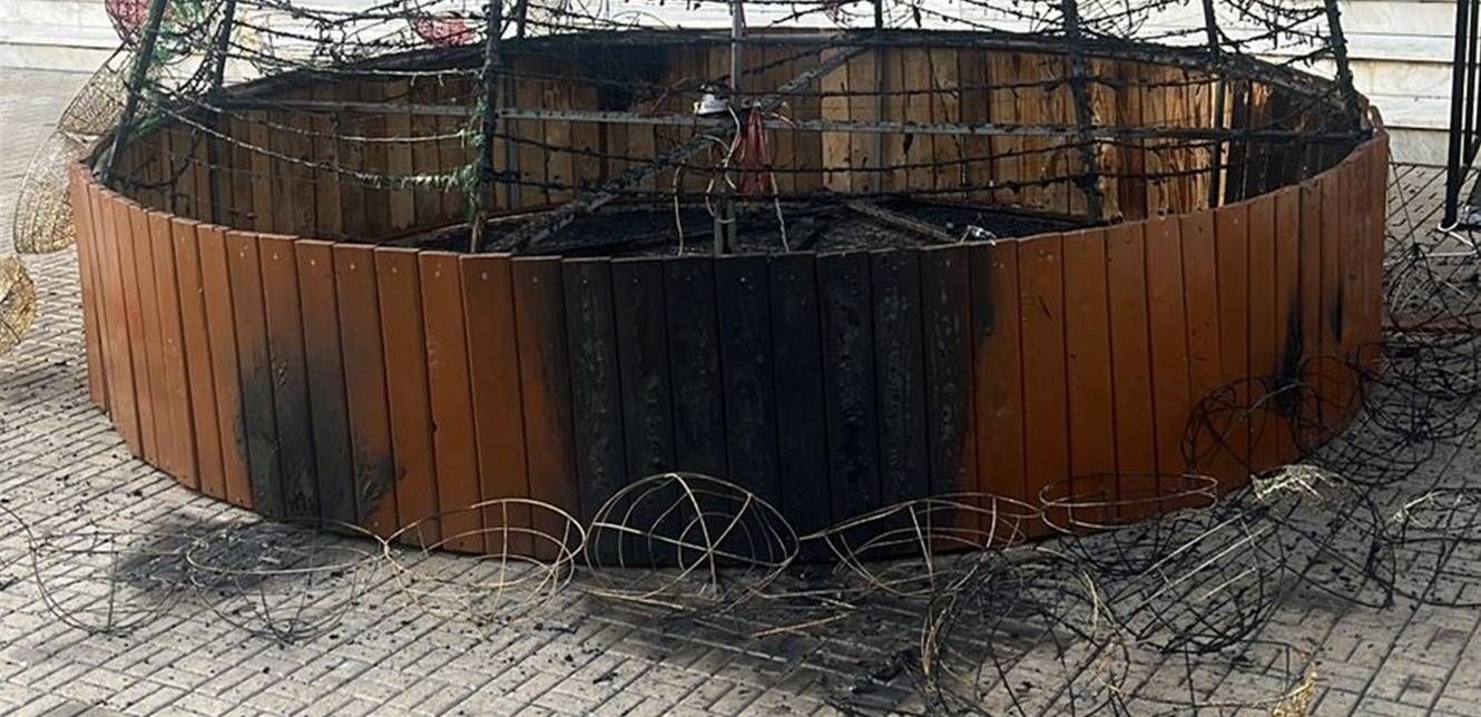 توقيفات جديدة في قضية إحراق شجرة الميلاد في طرابلس
