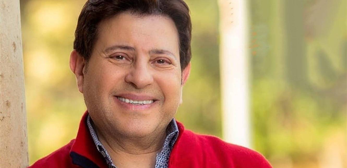 لم يمتنع هاني شاكر عن الغناء في منزله؟
