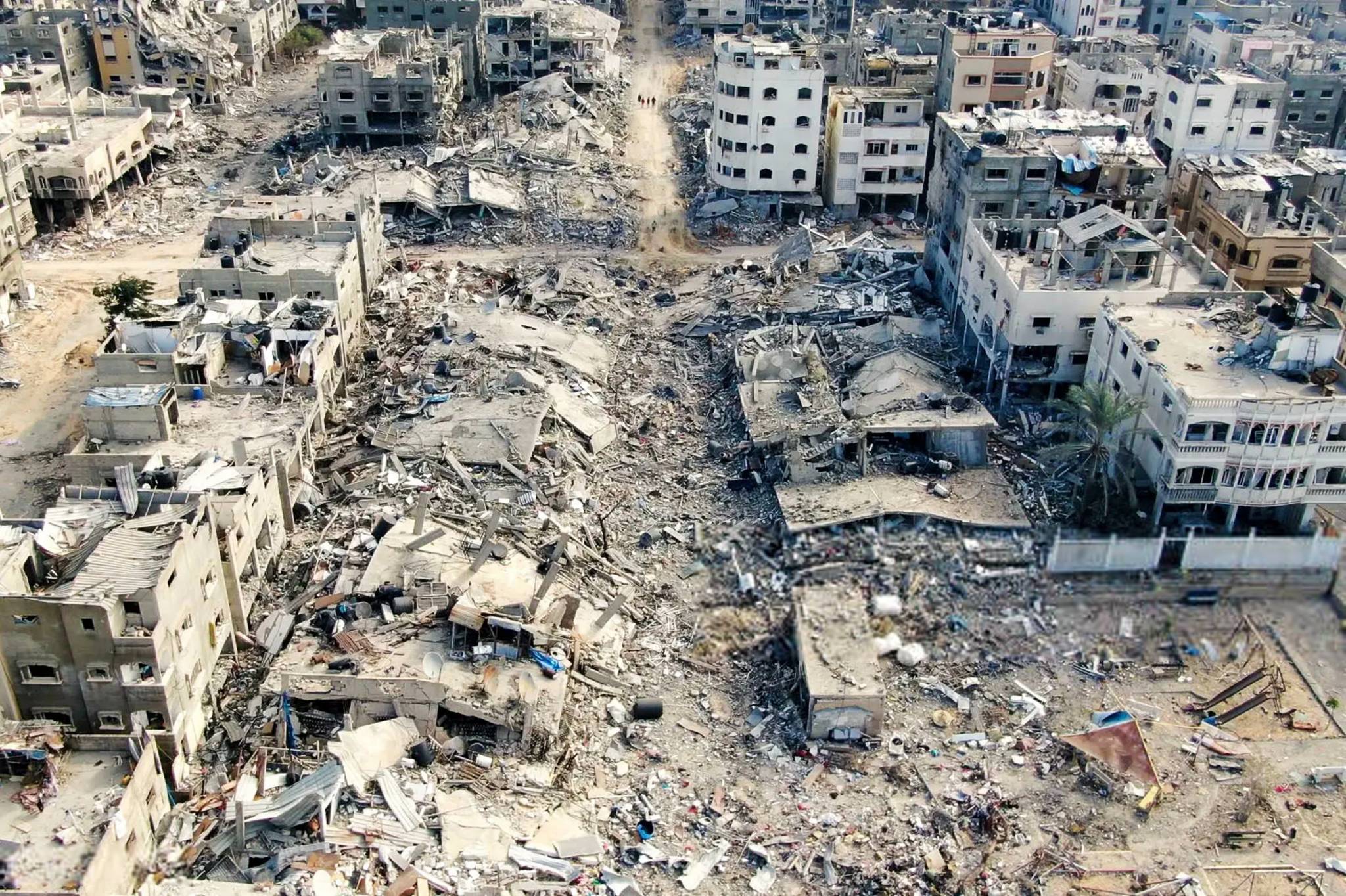 خسائر الاحتلال تتواصل ومجزرة في خان يونس
عباس يحدد شروطه لتولي السلطة في غزة