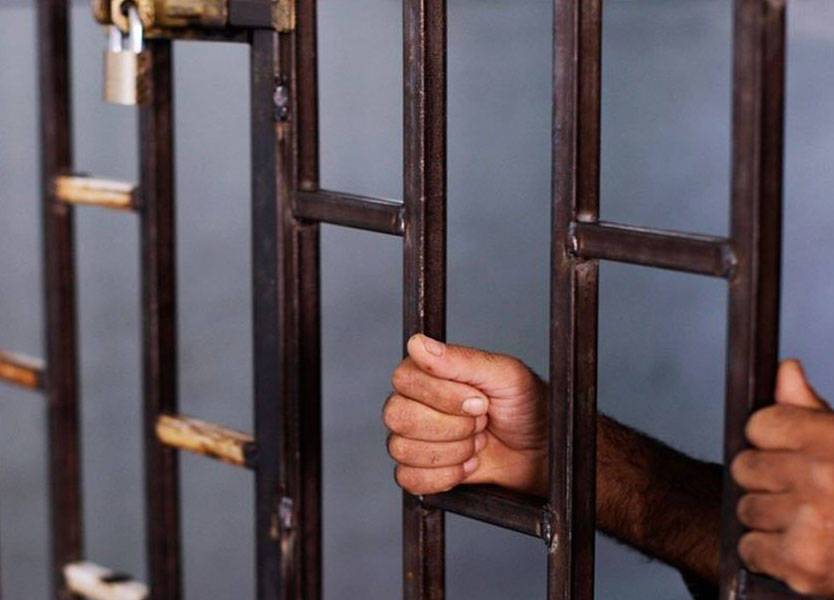 يتسلقون البيوت ويسرقونها ... وقعوا بيد قوى الأمن