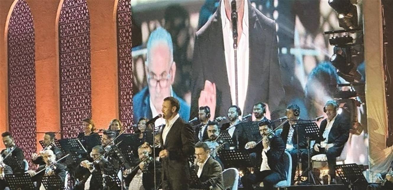 طفل يقتحم حفل كاظم الساهر في مهرجان الشيخ زايد.. اليكم ما جرى