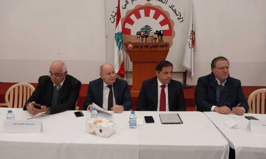 في حوار بعيد عن الاعلام امام العمال والمودعين والاساتذة والمتقاعدين
منصوري: الفرصة سانحة لنبدأ بايجاد الحلول للدولة ولن يستطيع
المودع الحصول على وديعته اذا كانت على سعر 89500 ليرة للدولار
