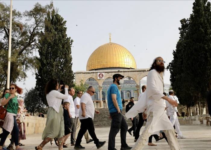 عشرات المستوطنين يقتحمون المسجد الأقصى