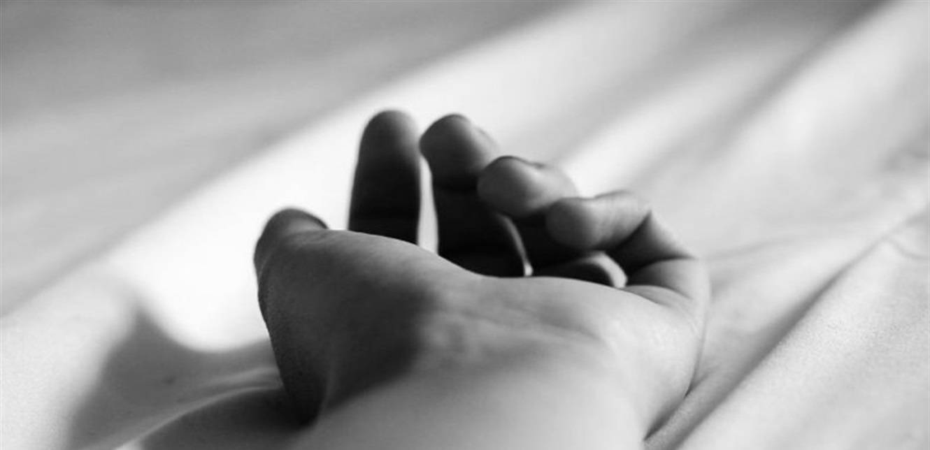 أشعل الشاشة بأدائه القوي.. ما سبب وفاة النجم الشاب الشهير؟