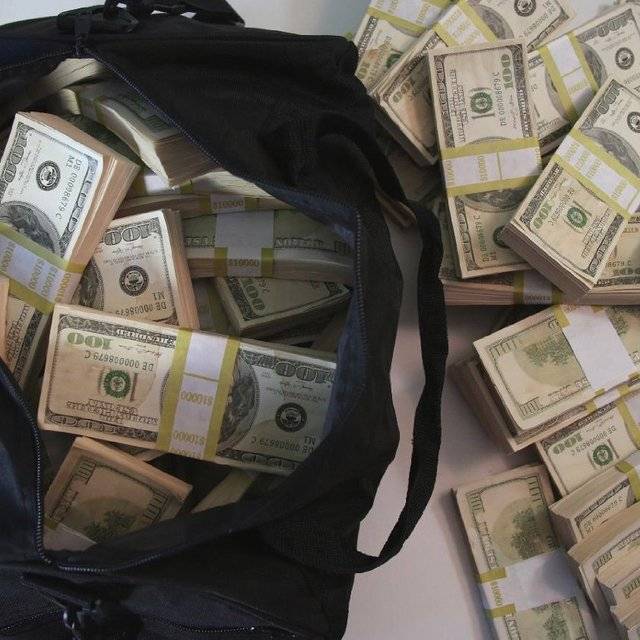 سرقت 9000$ من منزل بعدما ابتزّها حبيبها بنشر صور غير لائقة... وهذا ما حصل