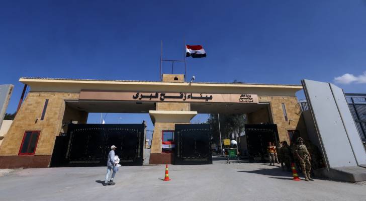من يُغلق معبر رفح؟ مفوض الأونروا يحسم الجدل