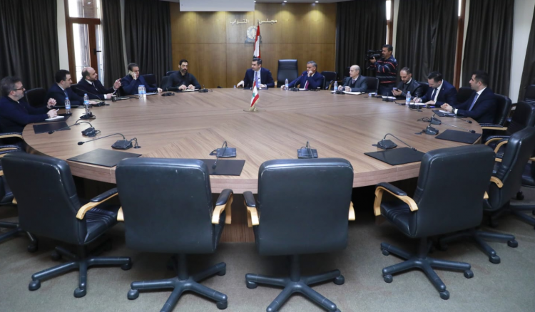 "لجنة تكنولوجيا المعلومات " تابعت مع الحسن
أسباب خرق أمن أجهزة المطار الإلكترونيّة